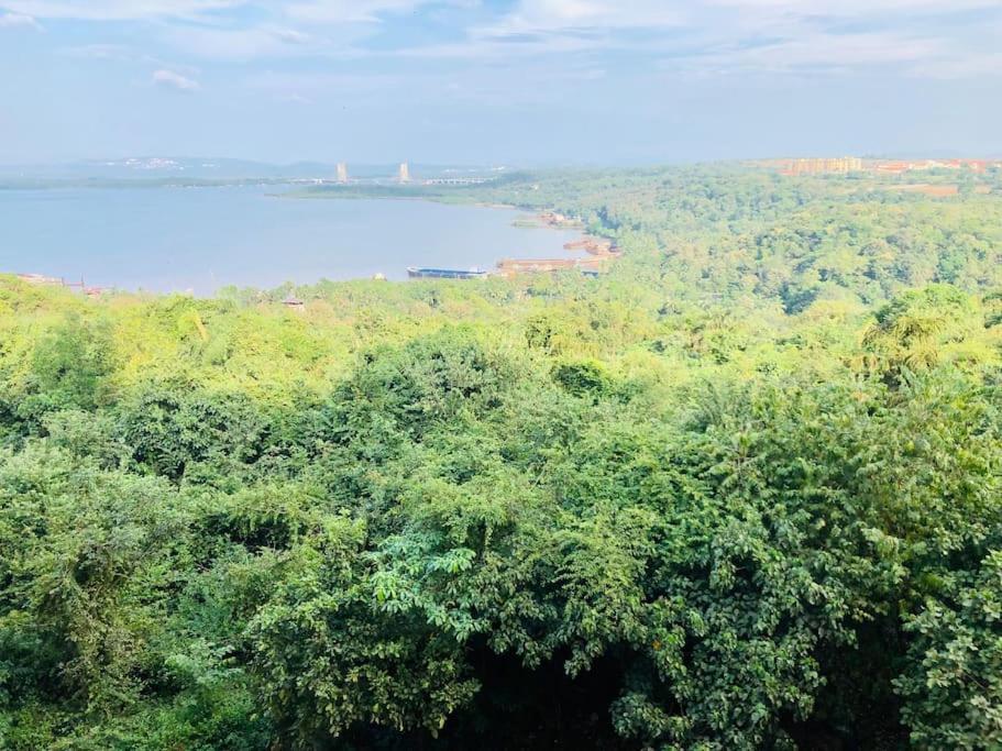 Lovely 2-Bedroom Sea View Serviced Apartment Dabolim Goa Zewnętrze zdjęcie